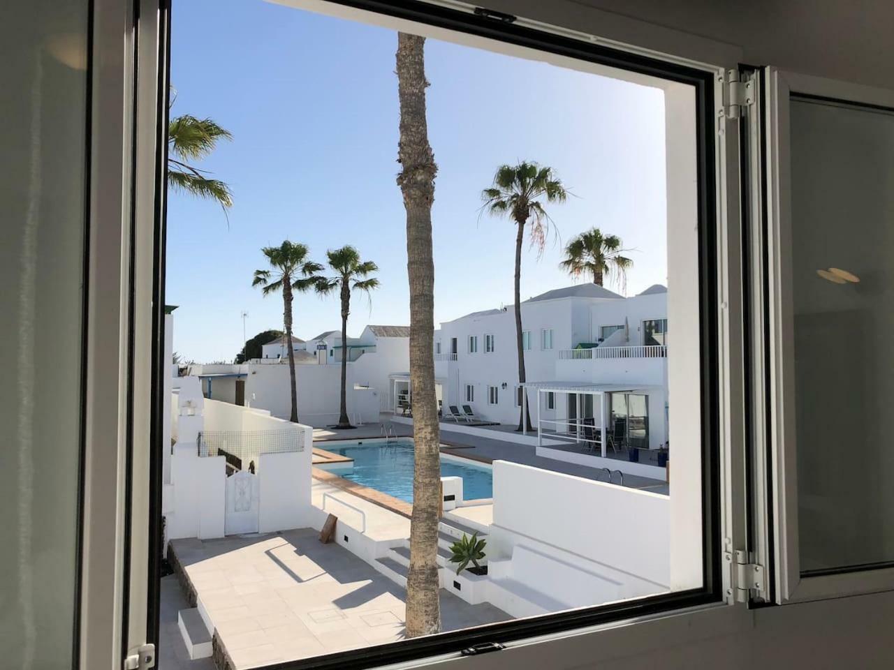 Sea Breeze With Shared Pool And Near The Beach Apartment Costa Teguise Exterior photo